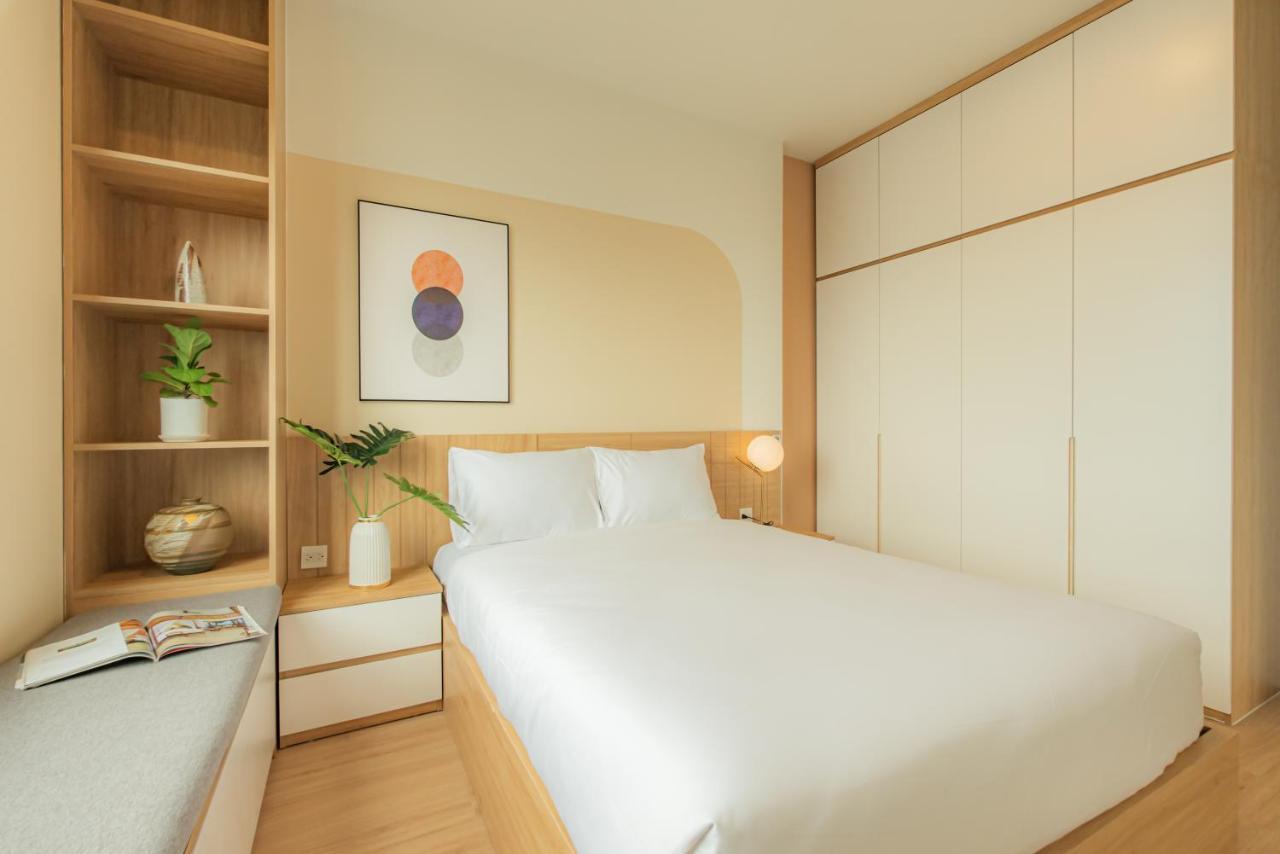 9Trip Stay In Soho Residence - 3 Bedrooms Apartment In District 1, Next To Bui Vien Walking Street - Free Saigon Nightlife Walking Tour Хошимин Экстерьер фото