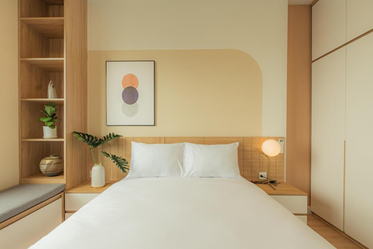 9Trip Stay In Soho Residence - 3 Bedrooms Apartment In District 1, Next To Bui Vien Walking Street - Free Saigon Nightlife Walking Tour Хошимин Экстерьер фото